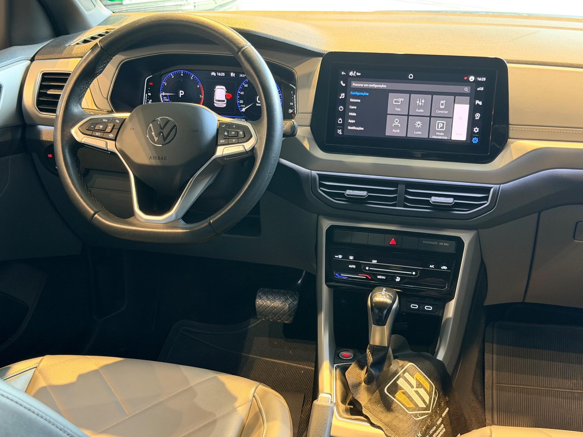 VOLKSWAGEN T-Cross - Foto