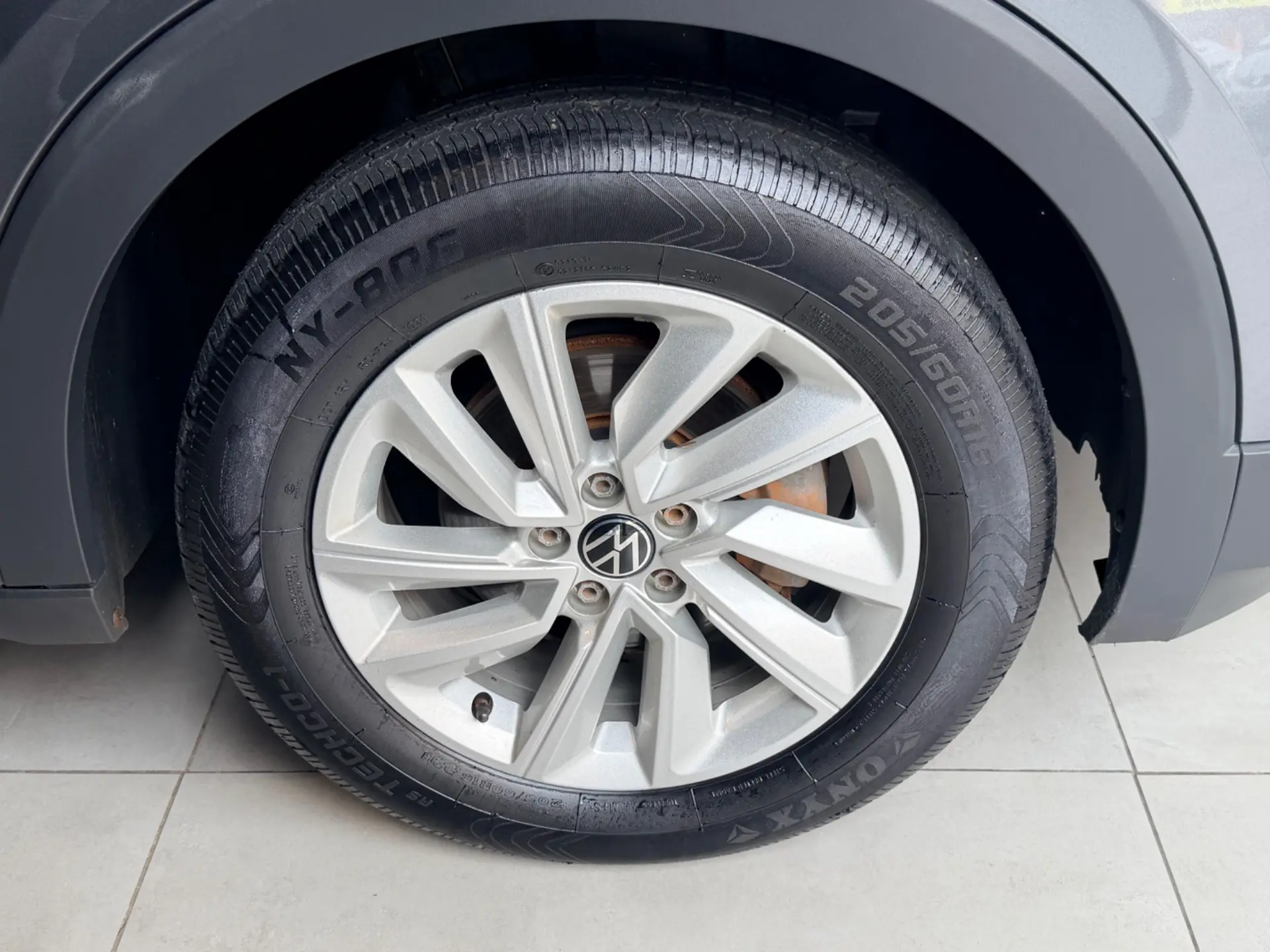 VOLKSWAGEN T-Cross - Foto