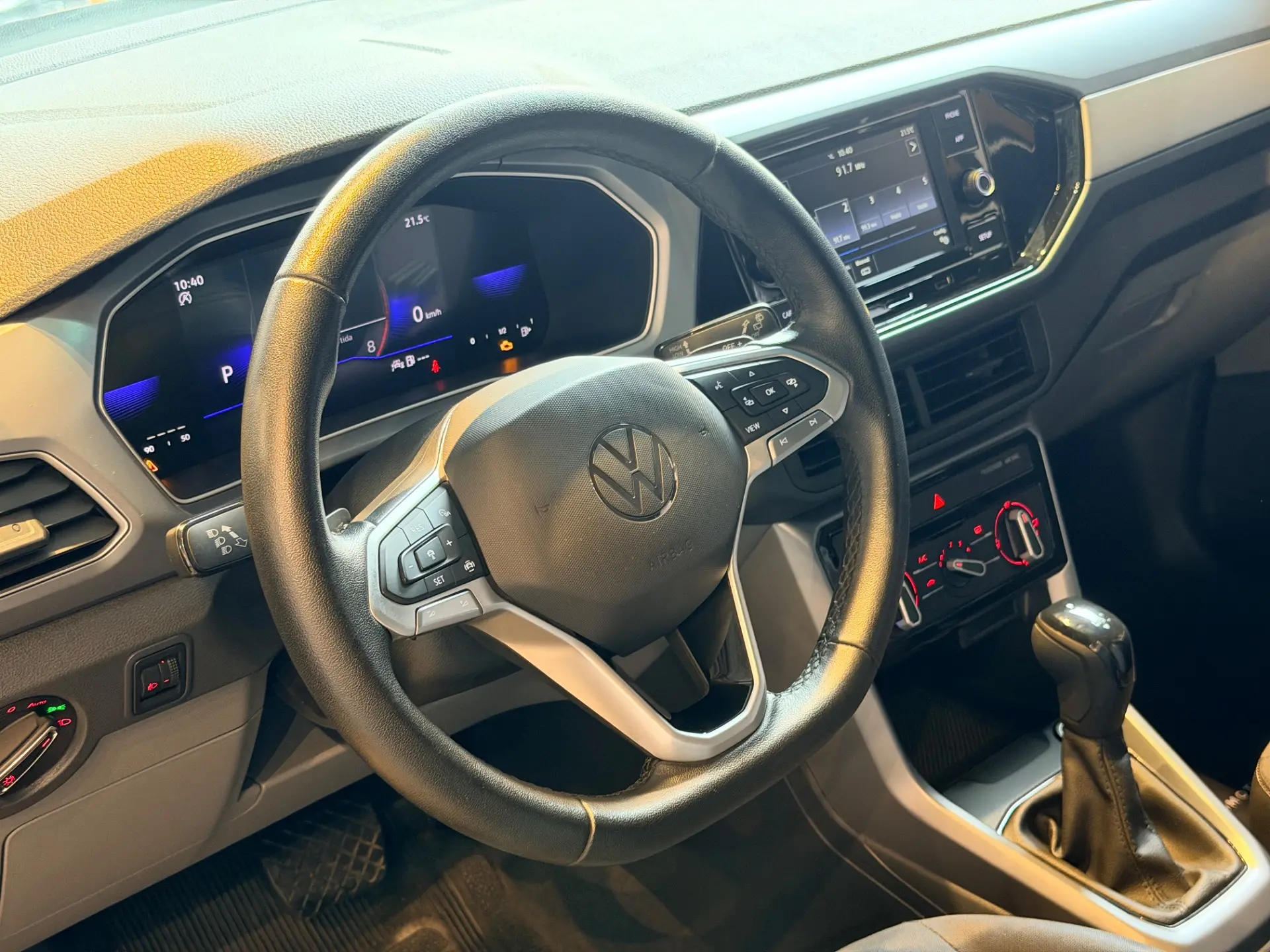 VOLKSWAGEN T-Cross - Foto