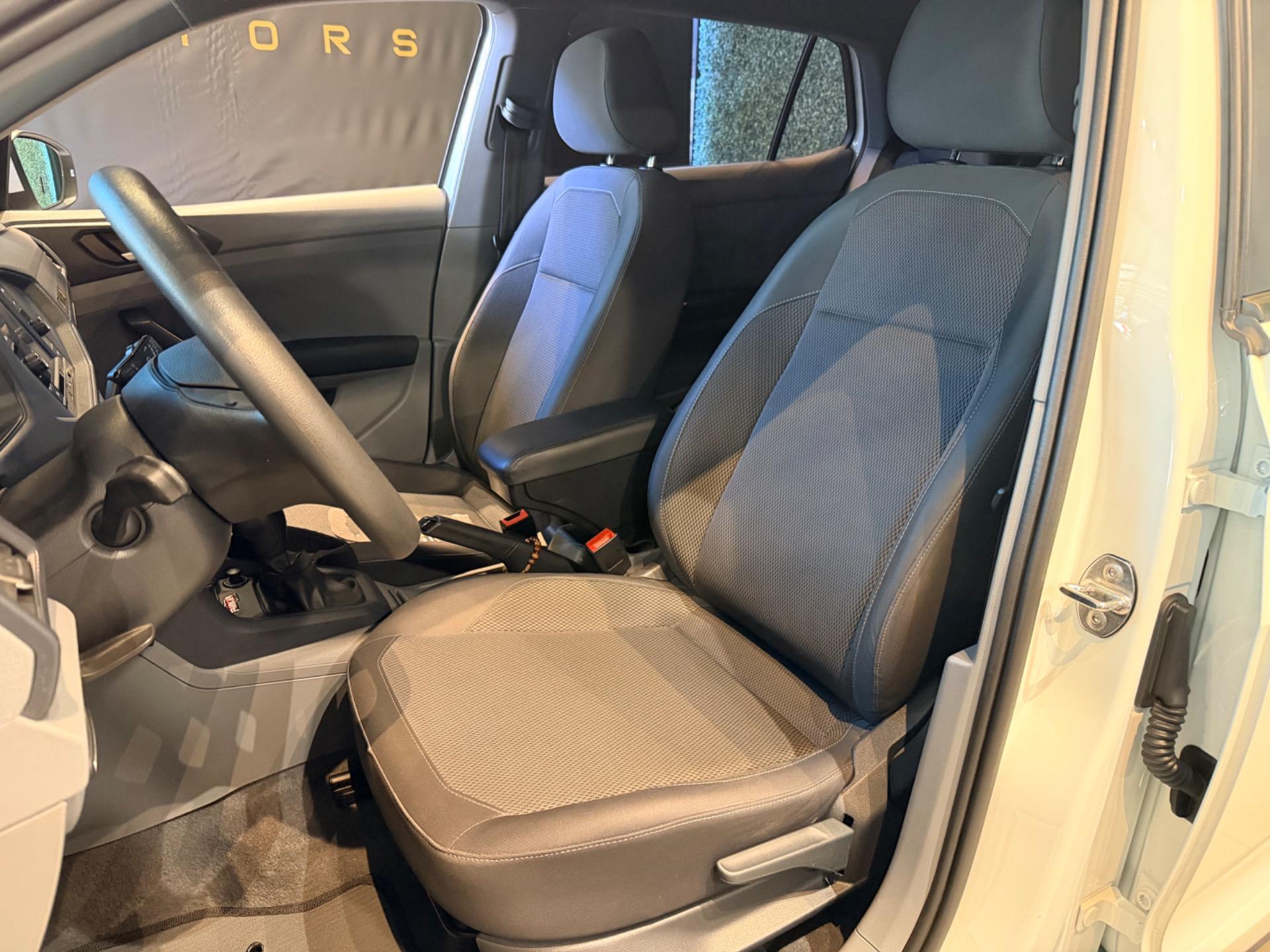 VOLKSWAGEN T-Cross - Foto