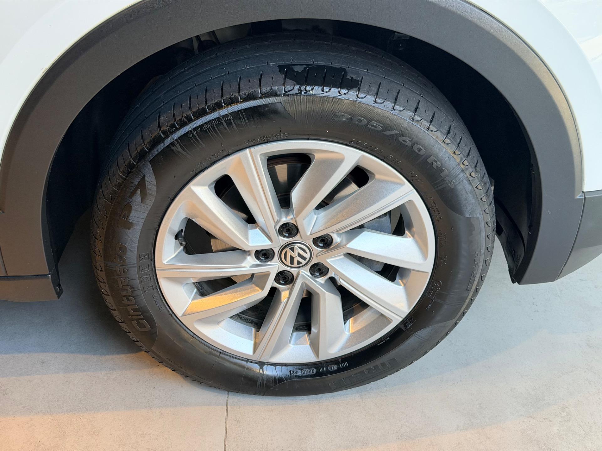 VOLKSWAGEN T-Cross - Foto