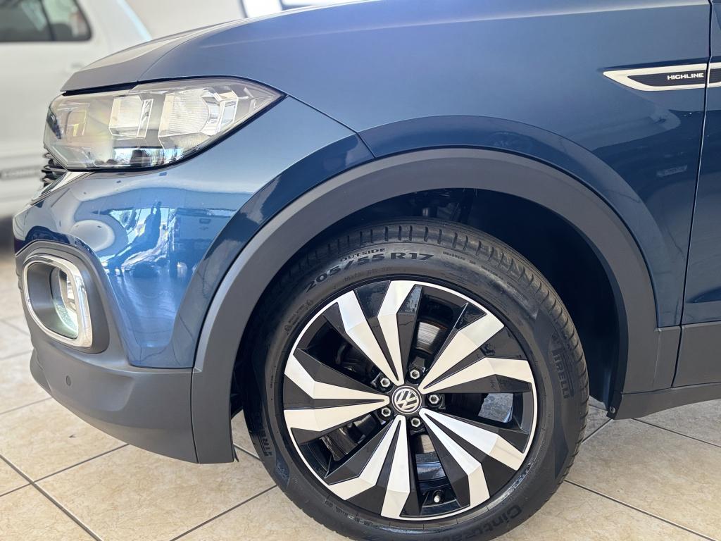 VOLKSWAGEN T-Cross - Foto