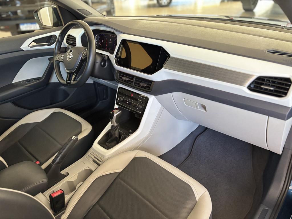 VOLKSWAGEN T-Cross - Foto
