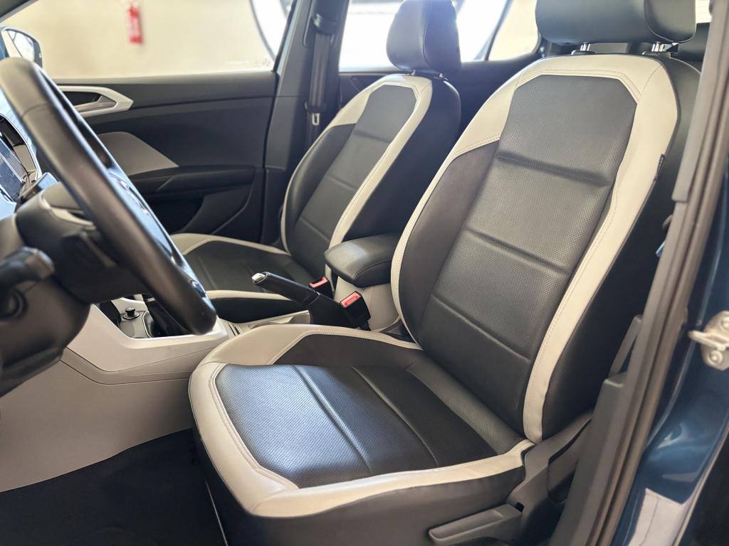 VOLKSWAGEN T-Cross - Foto