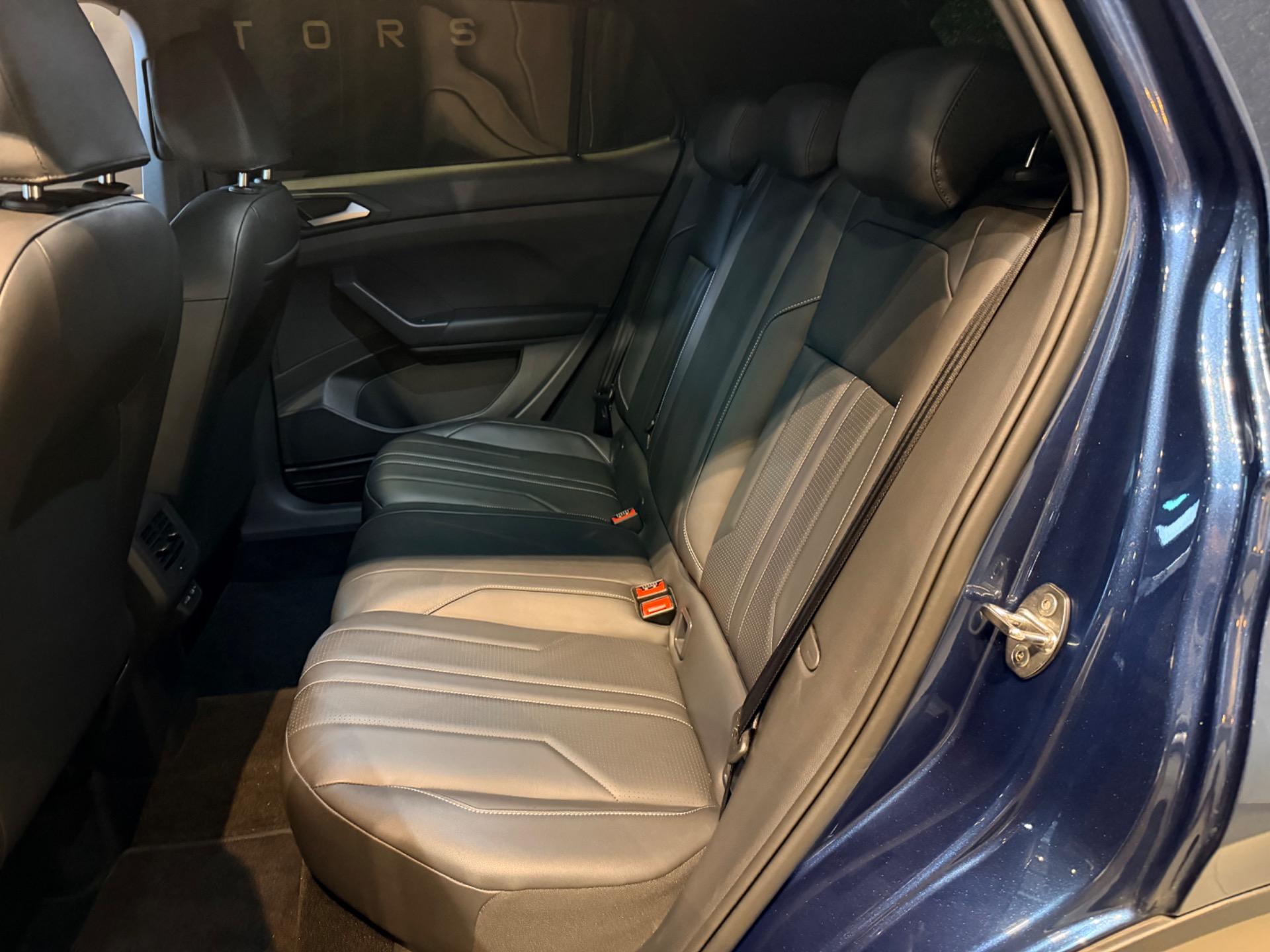 VOLKSWAGEN T-Cross - Foto
