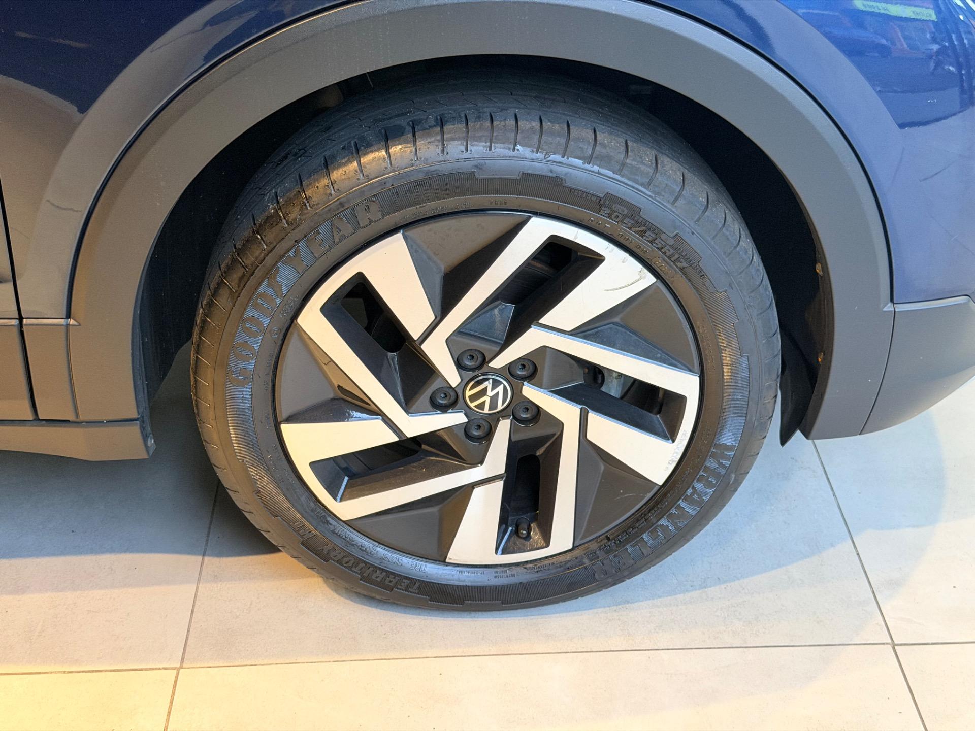 VOLKSWAGEN T-Cross - Foto