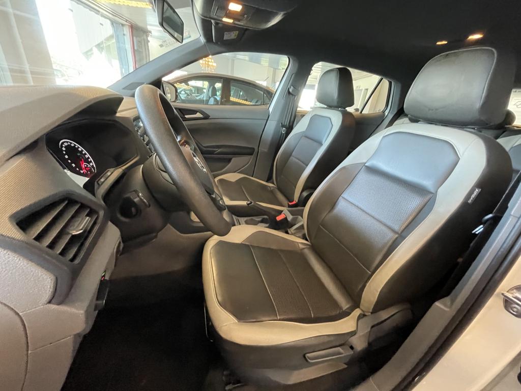 VOLKSWAGEN T-Cross - Foto