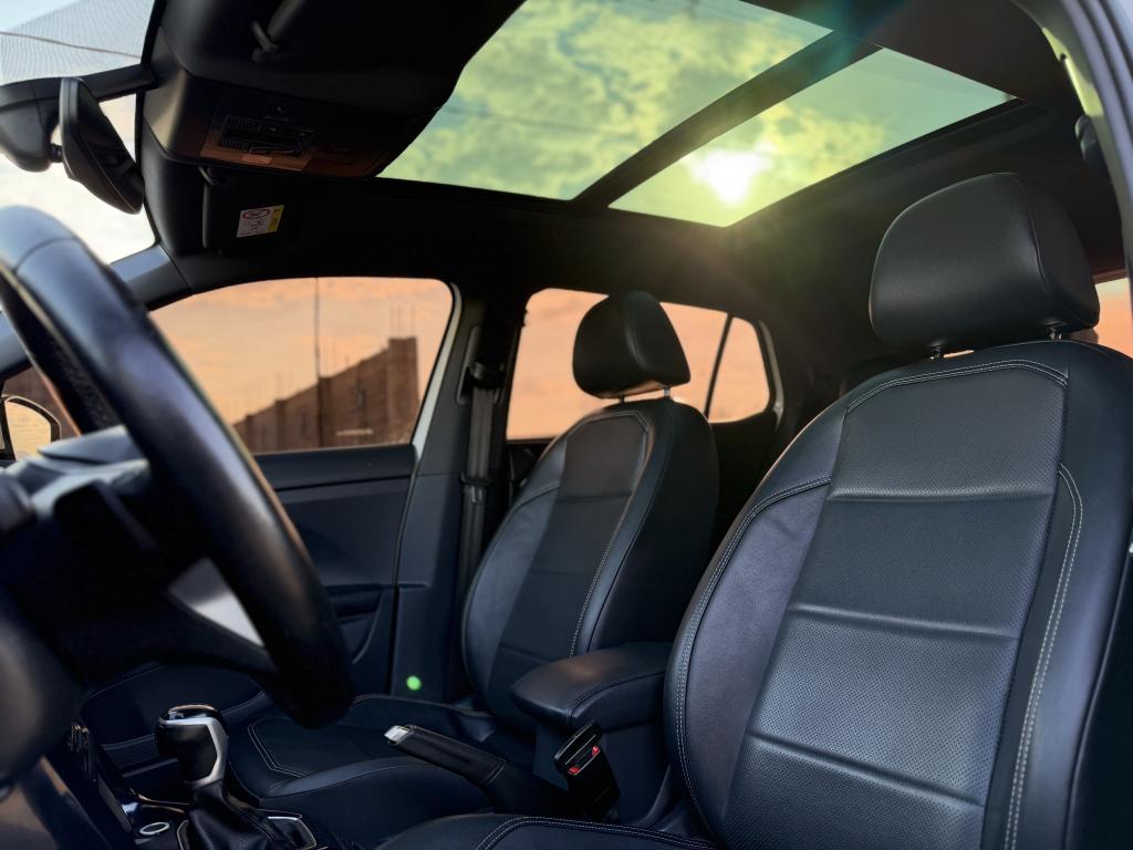 VOLKSWAGEN T-Cross - Foto