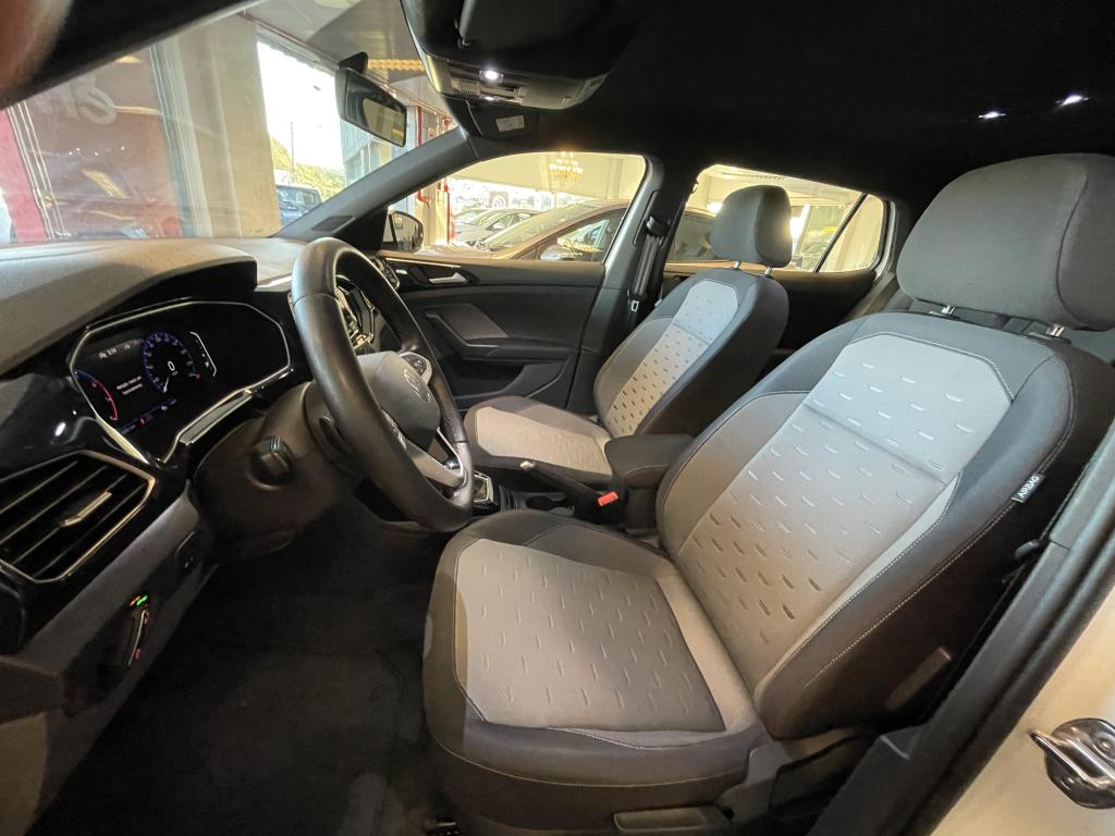 VOLKSWAGEN T-Cross - Foto