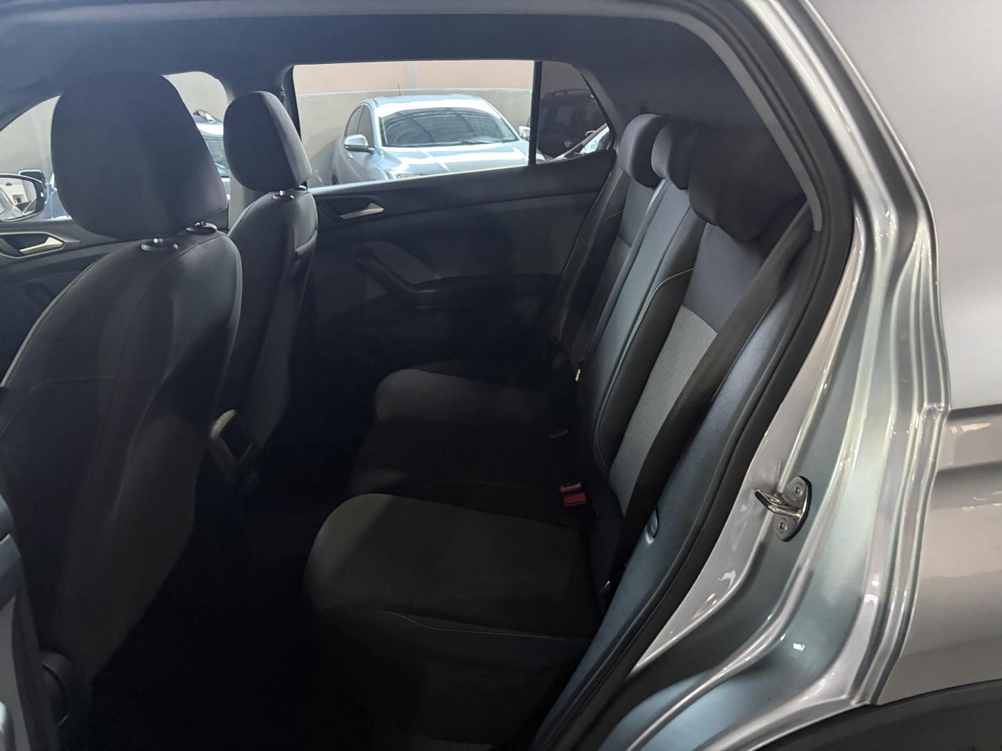 VOLKSWAGEN T-Cross - Foto