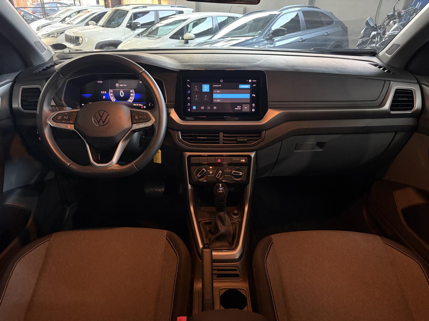 VOLKSWAGEN T-Cross - Foto