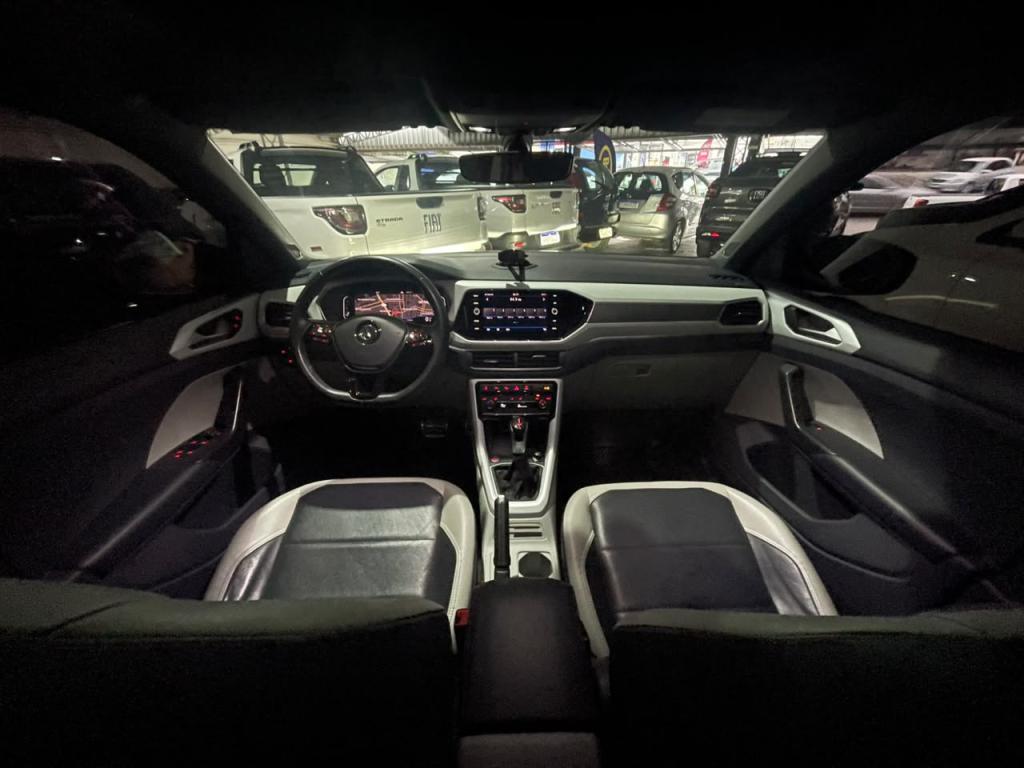 VOLKSWAGEN T-Cross - Foto