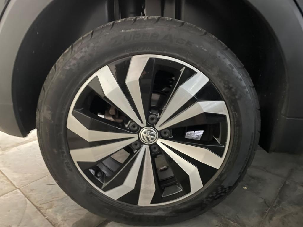 VOLKSWAGEN T-Cross - Foto