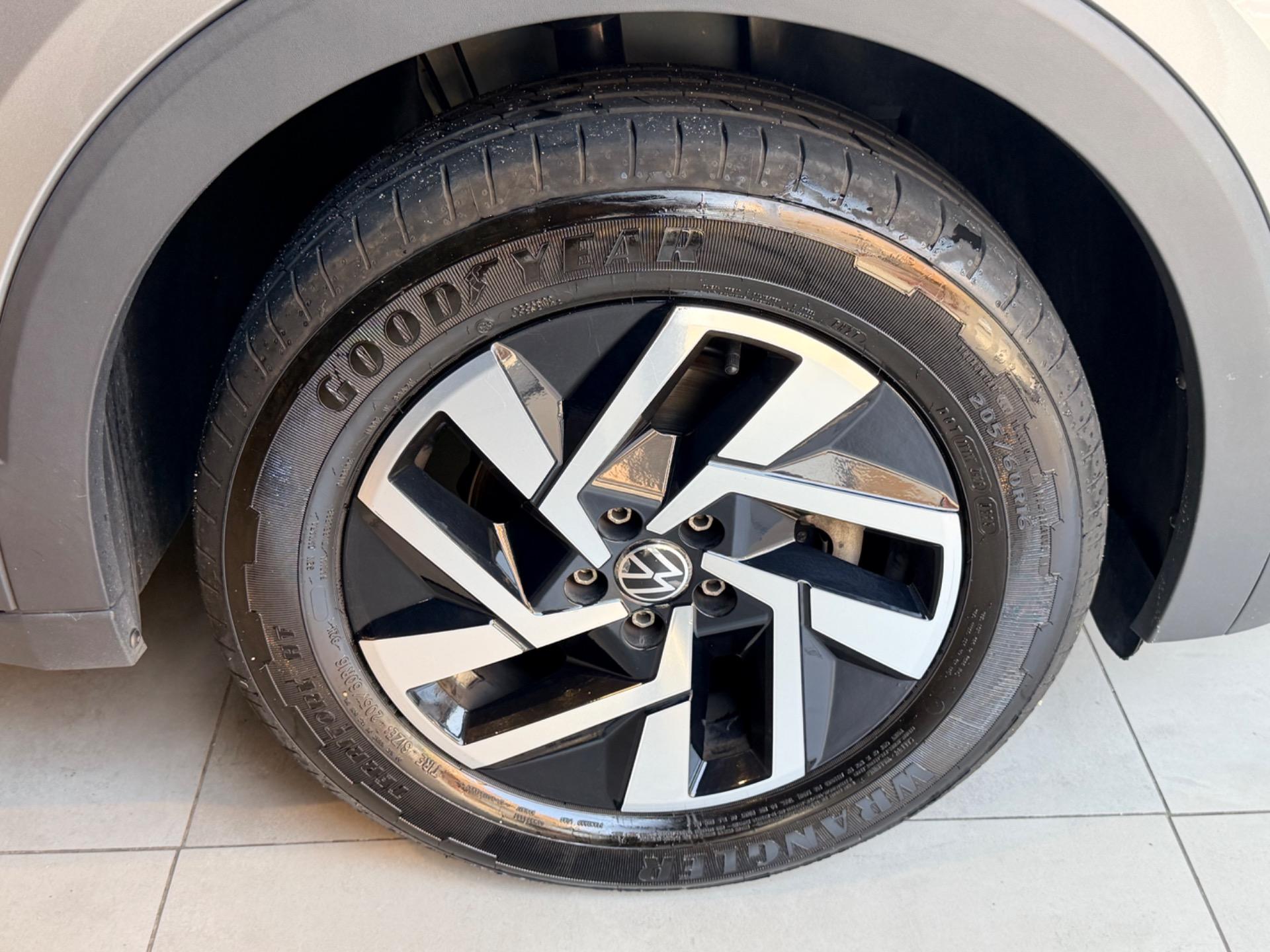 VOLKSWAGEN T-Cross - Foto