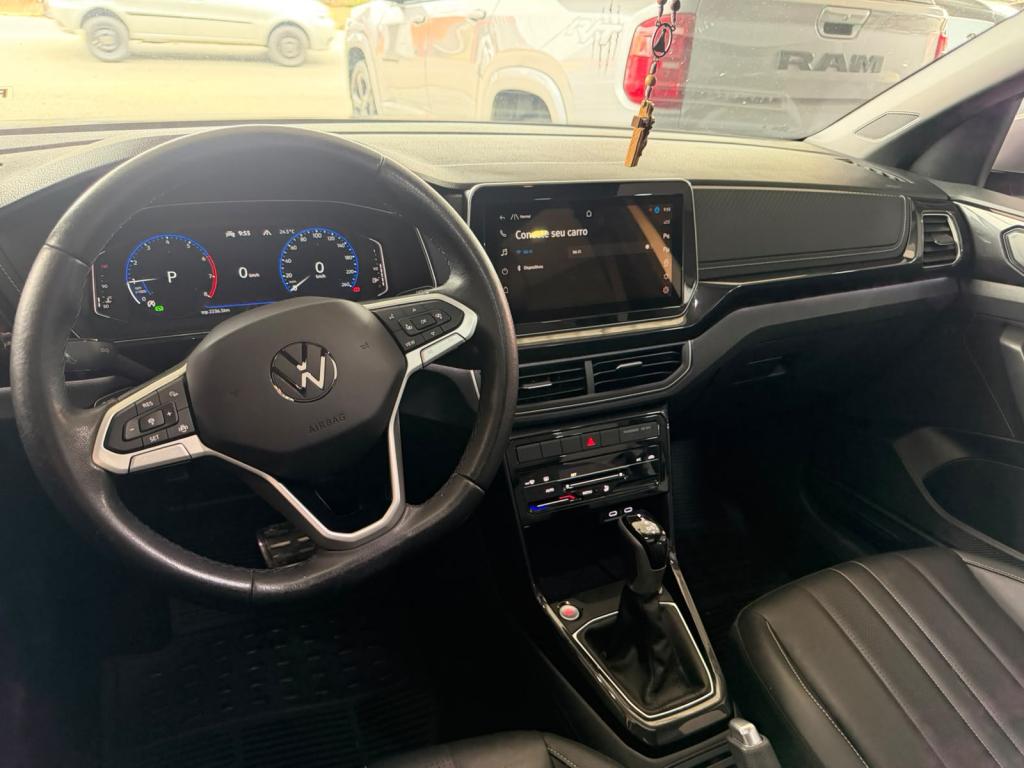 VOLKSWAGEN T-Cross - Foto
