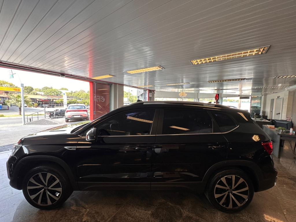 VOLKSWAGEN Taos - Foto