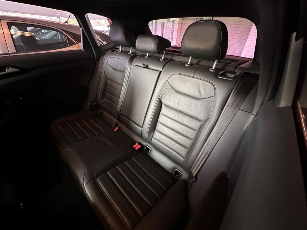 VOLKSWAGEN Taos - Foto