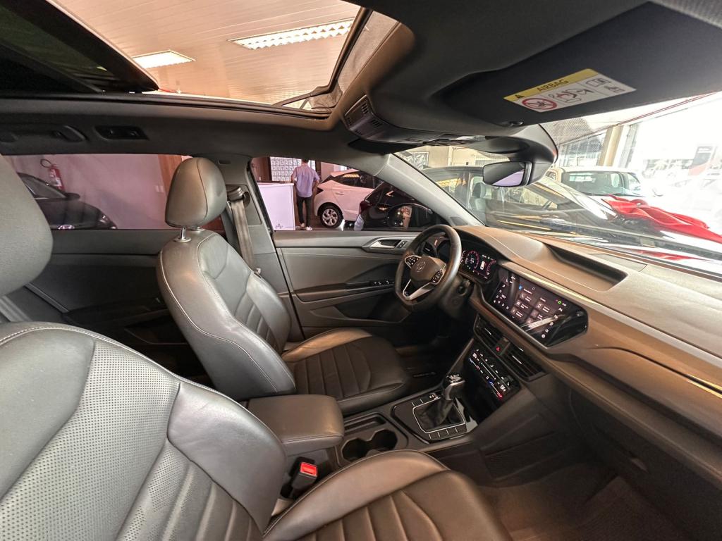 VOLKSWAGEN Taos - Foto