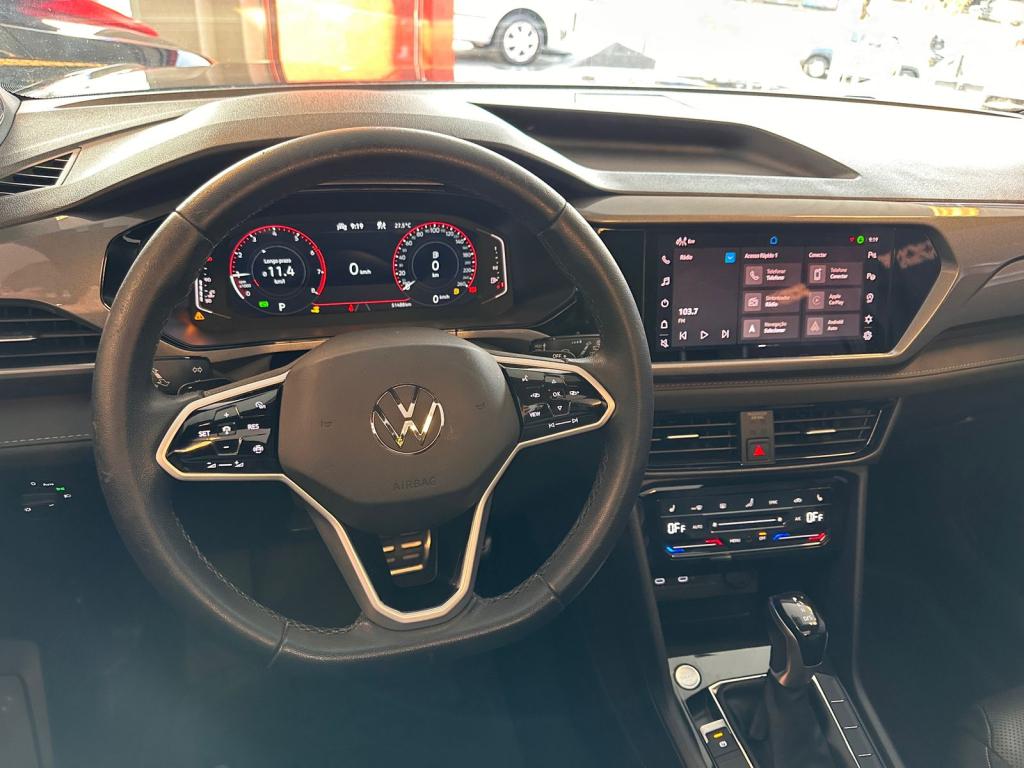 VOLKSWAGEN Taos - Foto