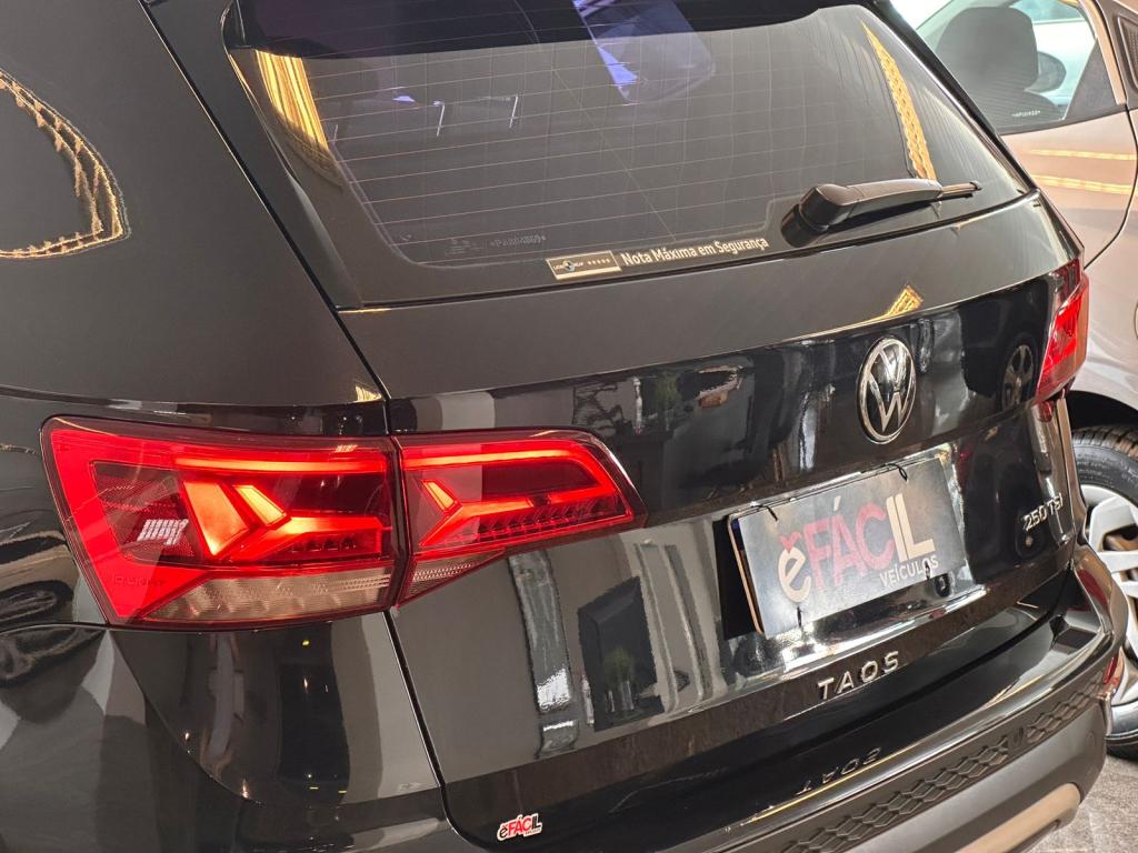 VOLKSWAGEN Taos - Foto