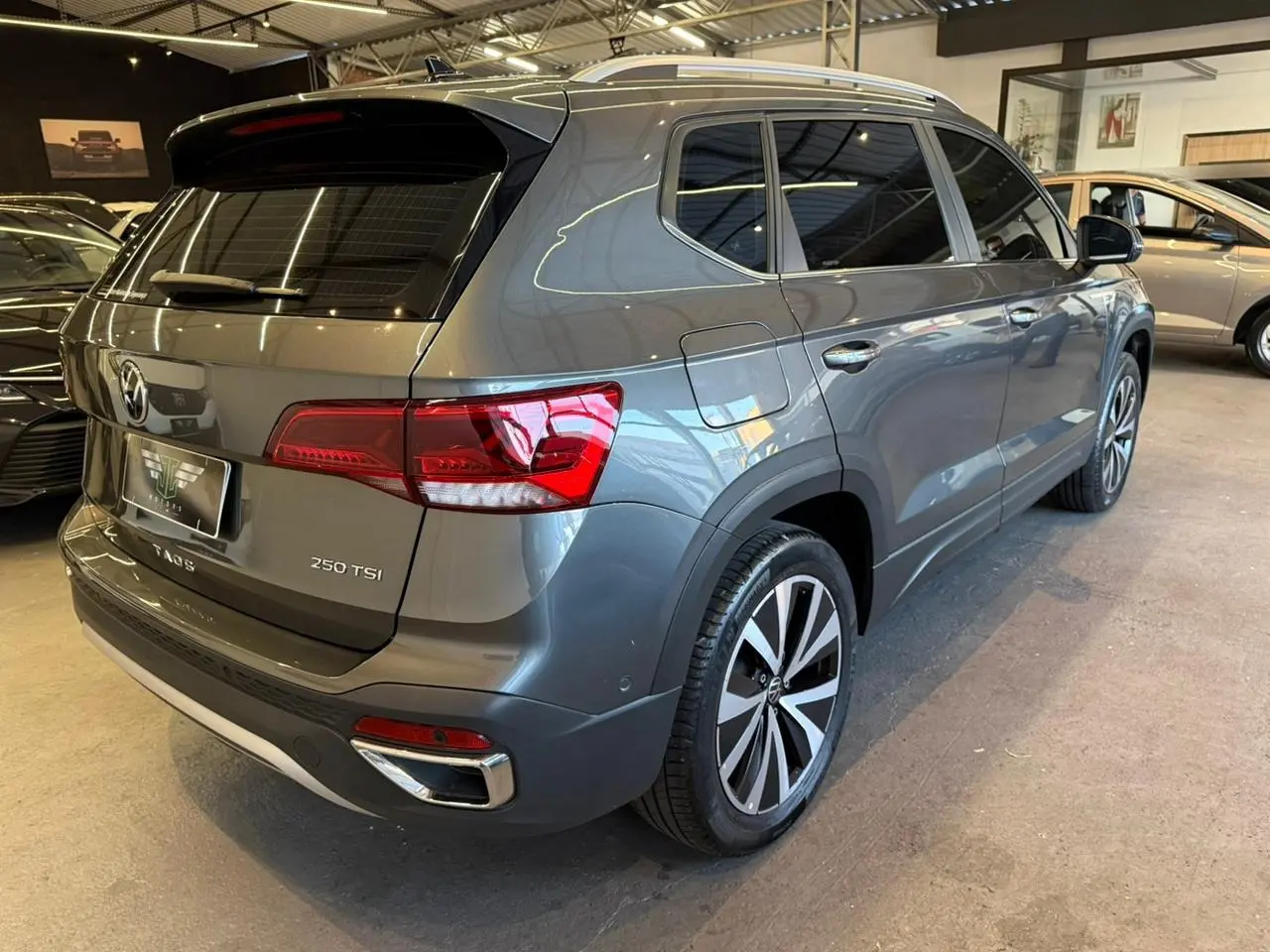 VOLKSWAGEN Taos - Foto