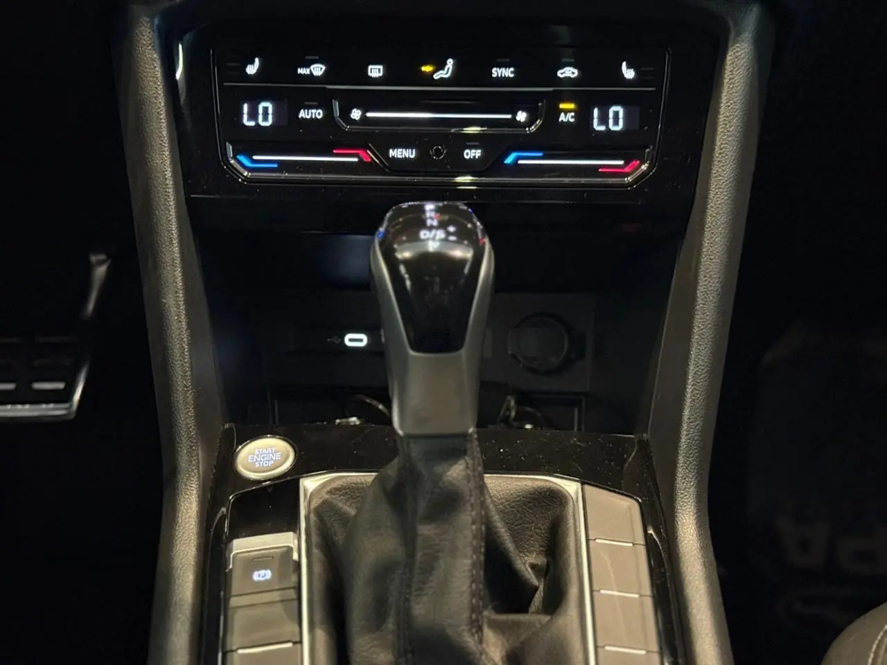 VOLKSWAGEN Taos - Foto