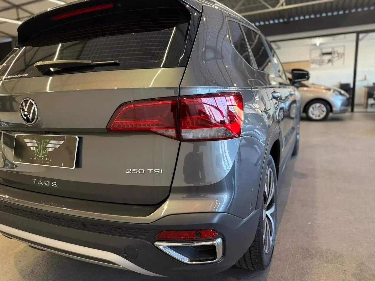 VOLKSWAGEN Taos - Foto