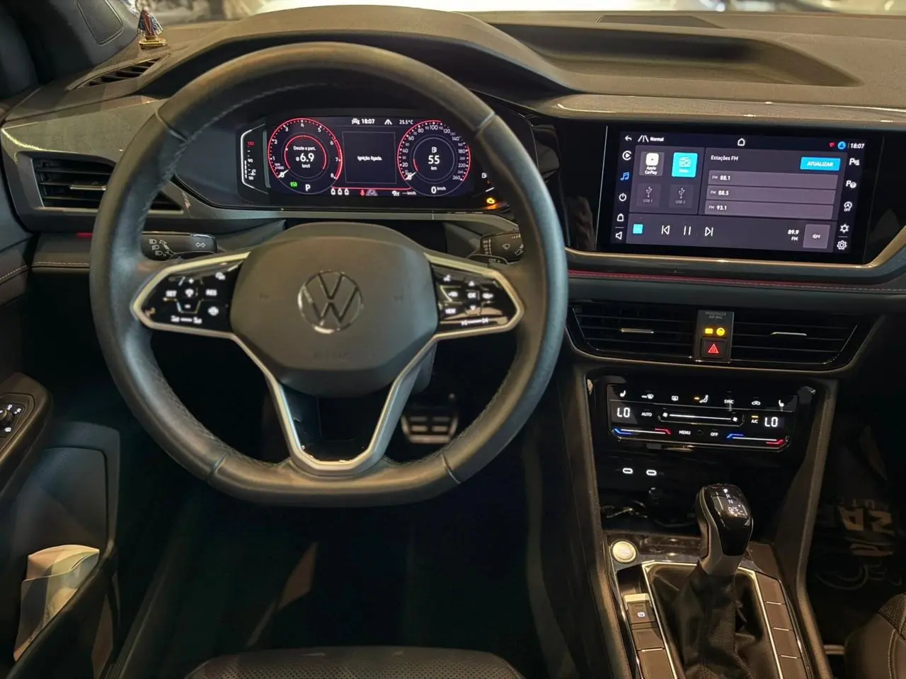 VOLKSWAGEN Taos - Foto