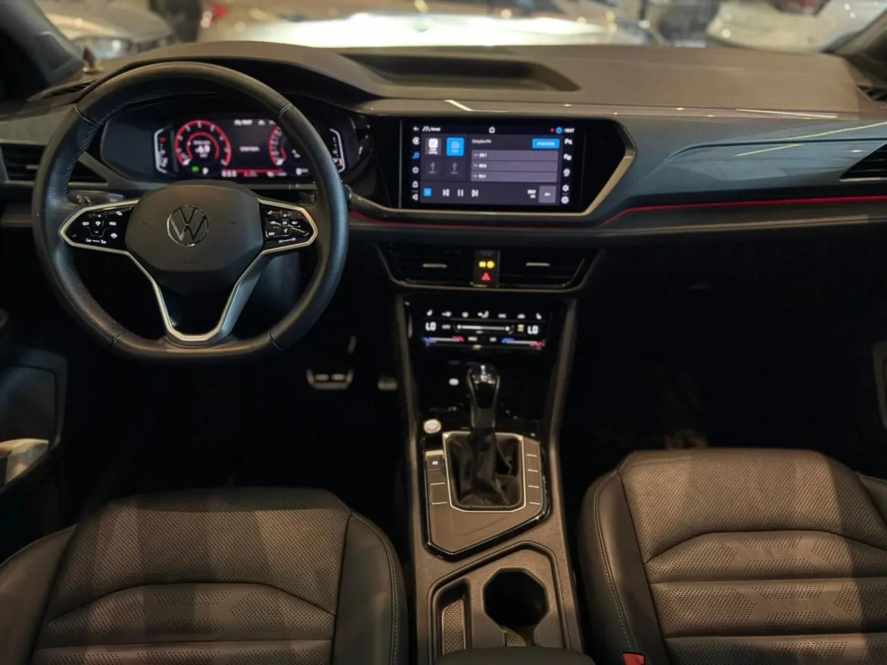 VOLKSWAGEN Taos - Foto