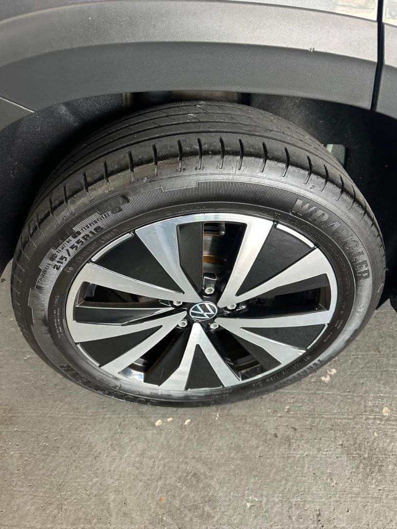 VOLKSWAGEN Taos - Foto