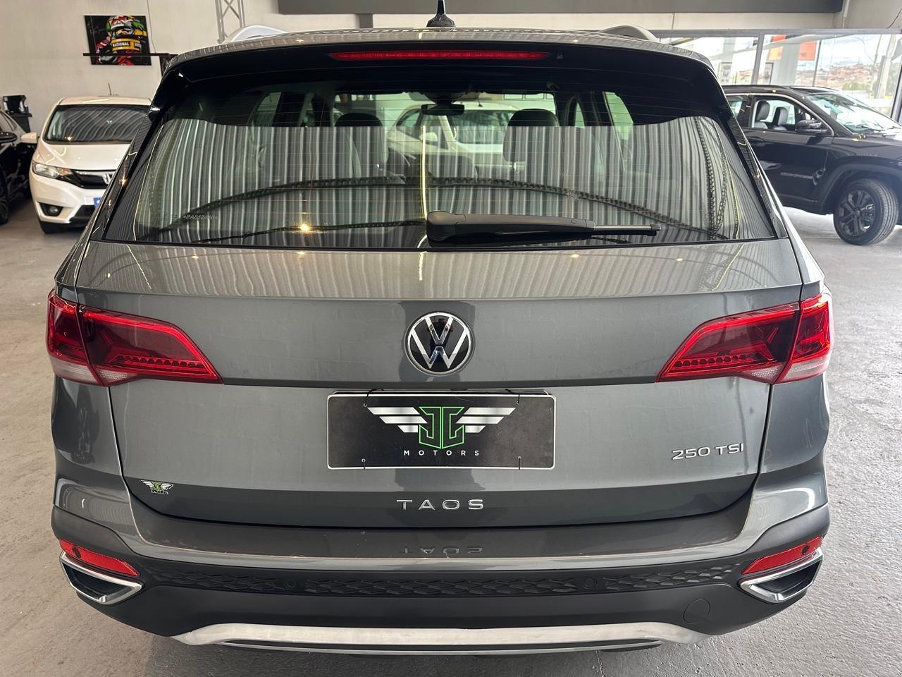 VOLKSWAGEN Taos - Foto