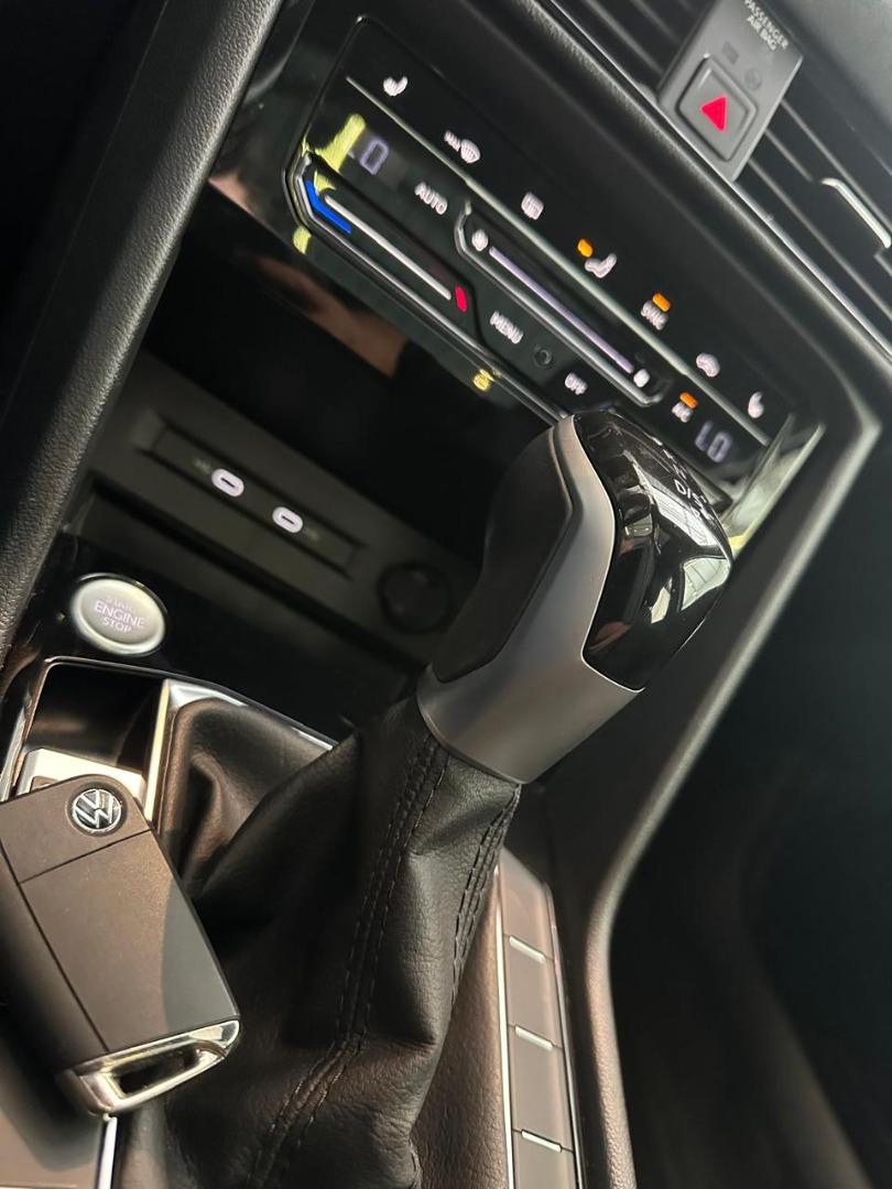 VOLKSWAGEN Taos - Foto