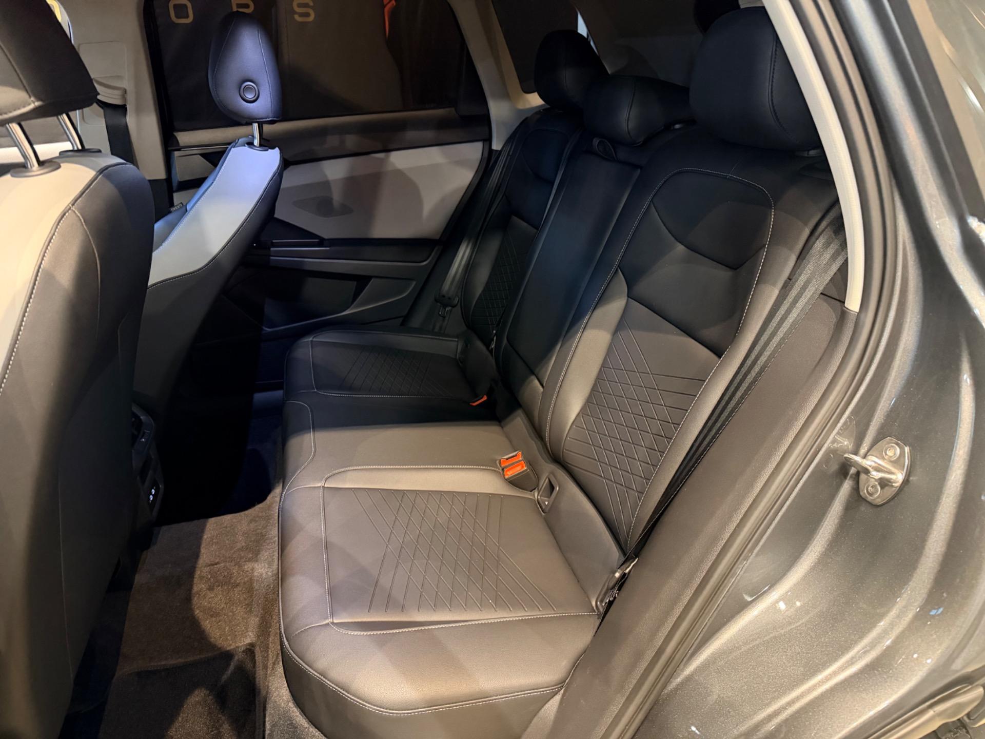 VOLKSWAGEN Taos - Foto