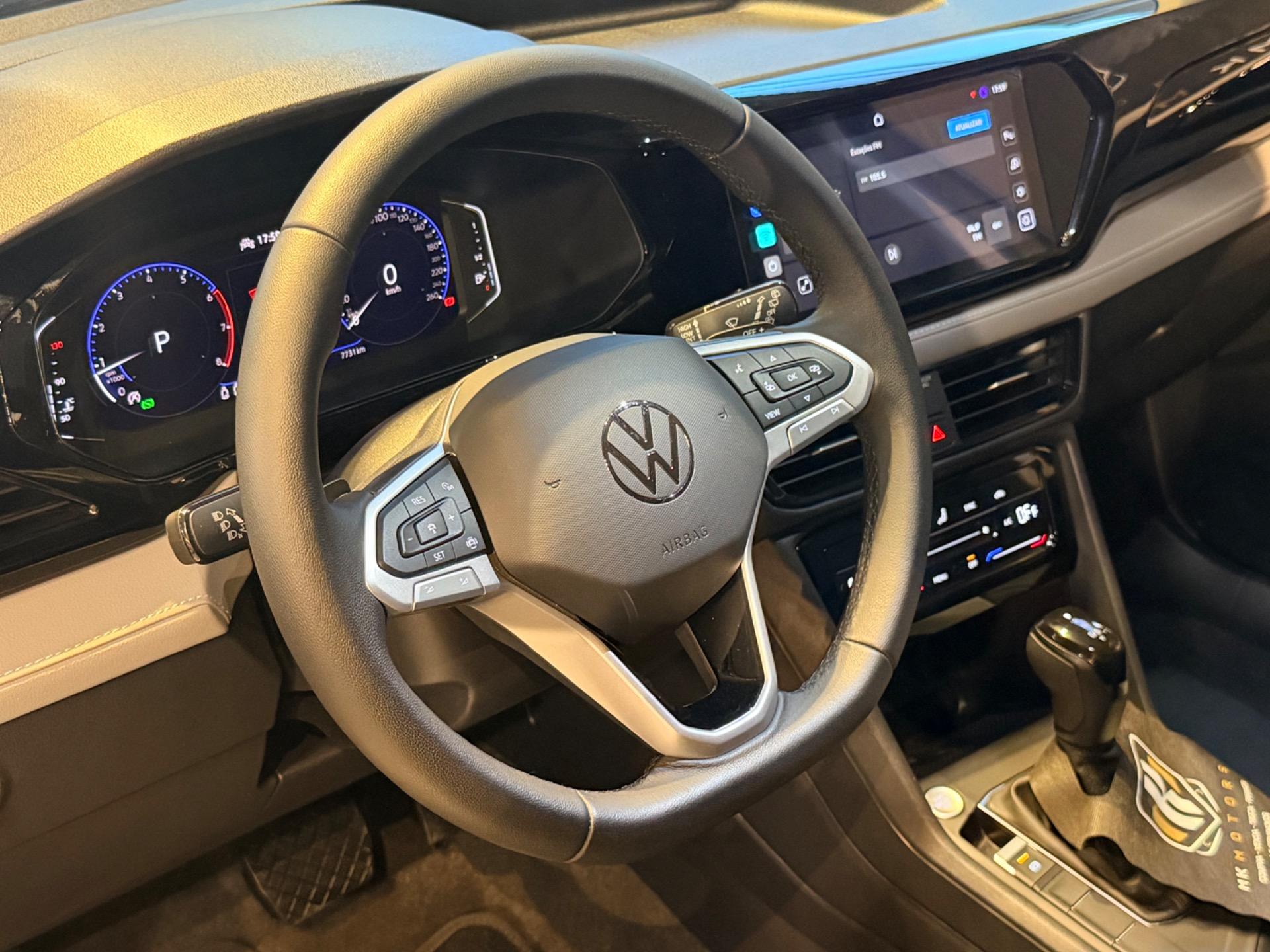 VOLKSWAGEN Taos - Foto