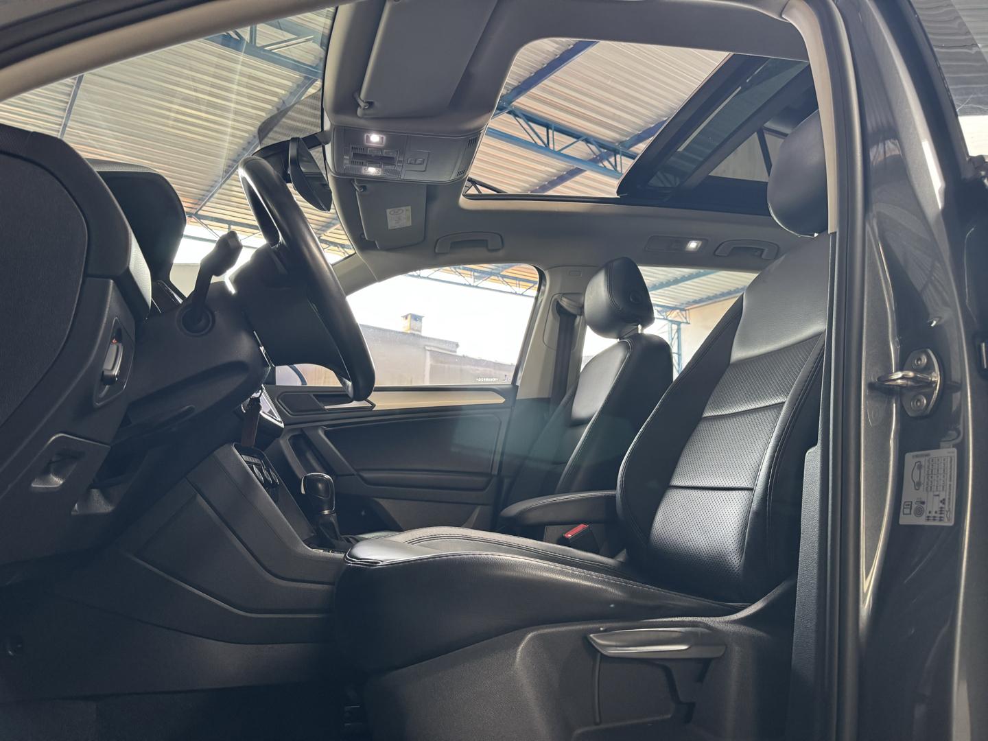 VOLKSWAGEN Tiguan - Foto