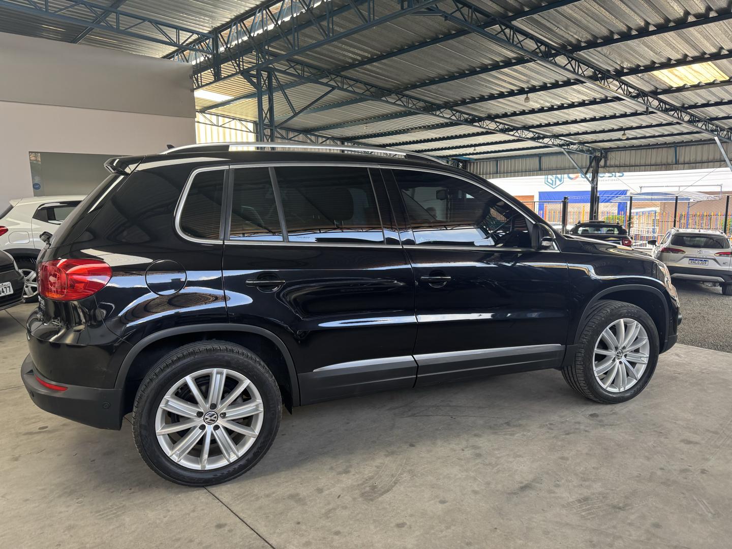 VOLKSWAGEN Tiguan - Foto