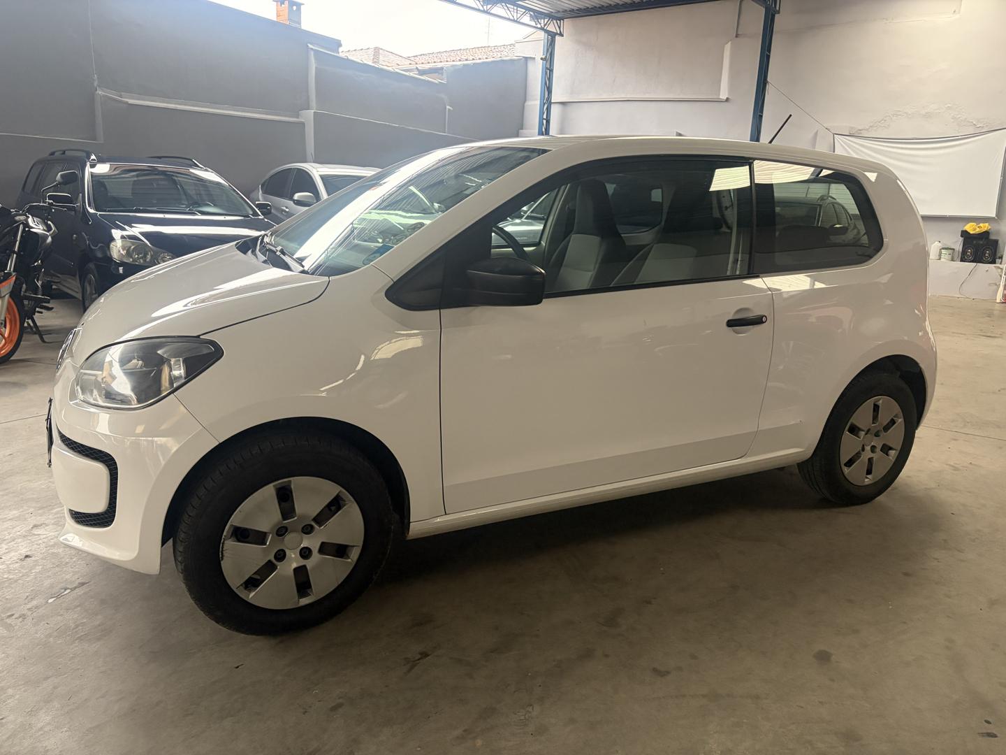 VOLKSWAGEN UP