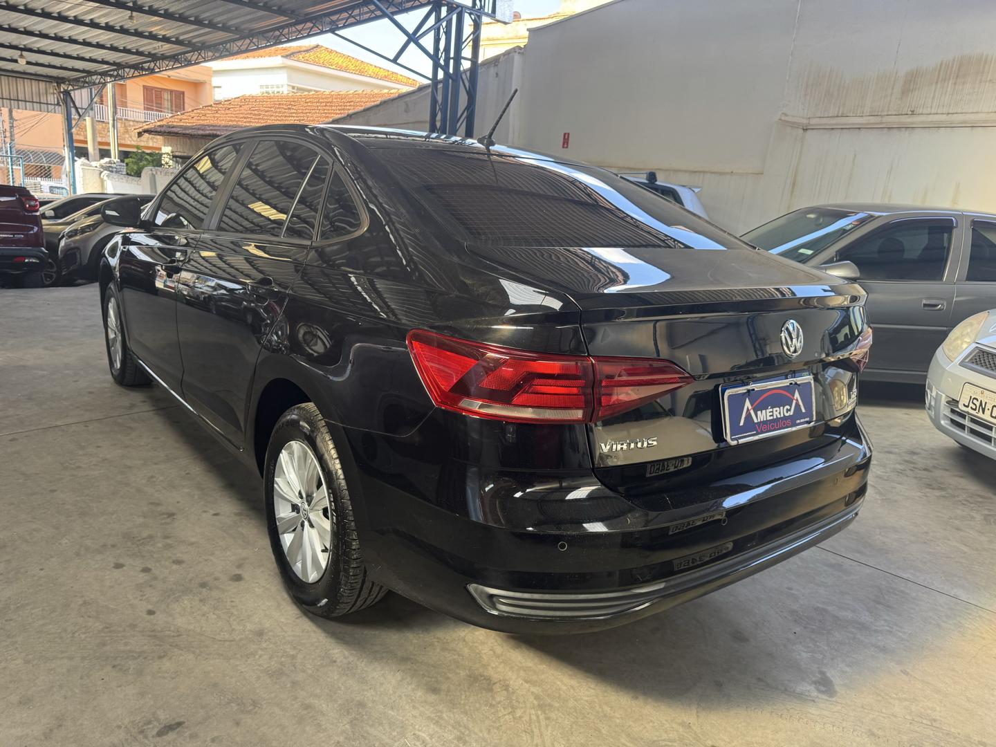 VOLKSWAGEN Virtus - Foto