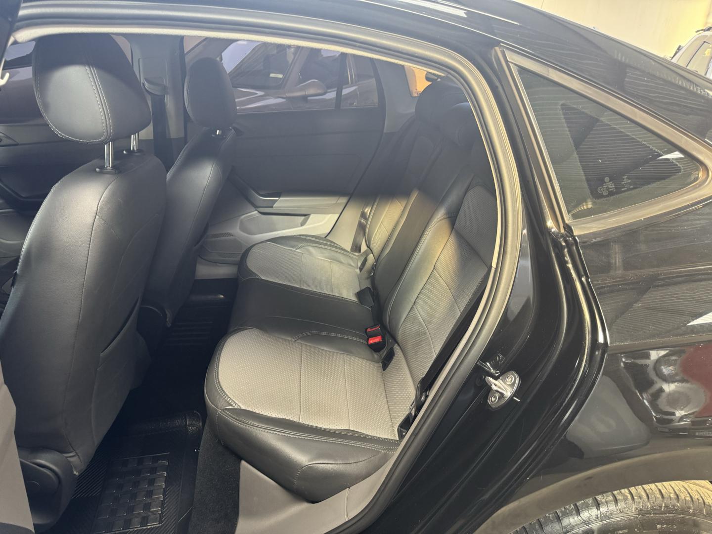 VOLKSWAGEN Virtus - Foto