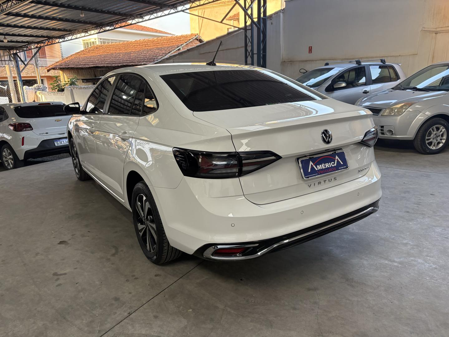 VOLKSWAGEN Virtus - Foto