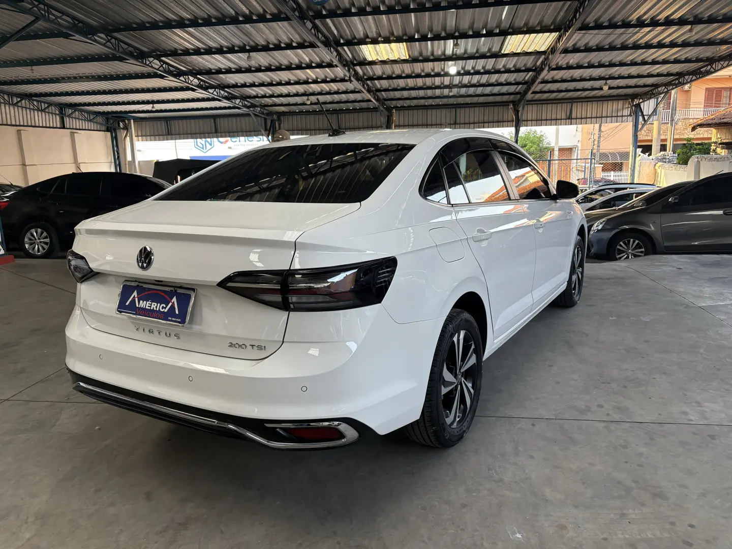 VOLKSWAGEN Virtus - Foto