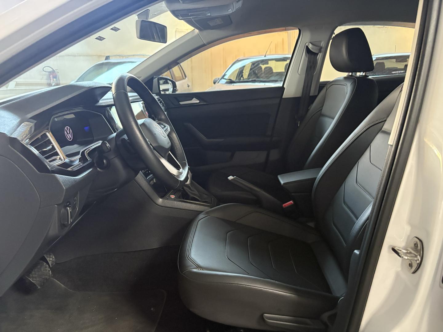 VOLKSWAGEN Virtus - Foto