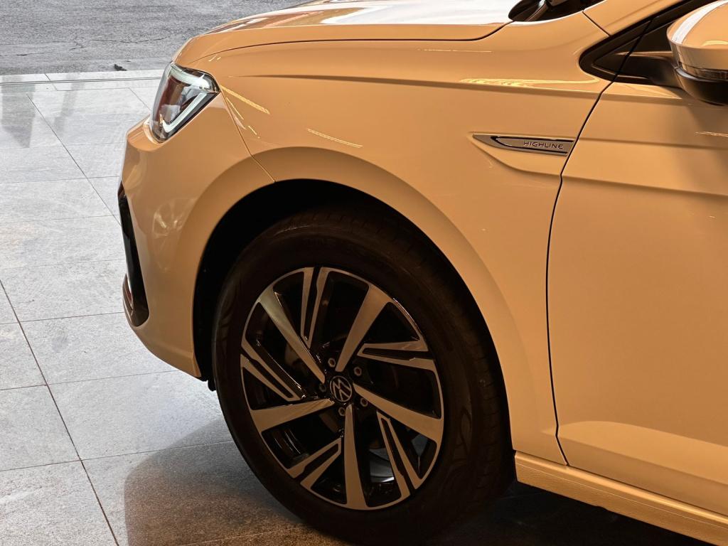 VOLKSWAGEN Virtus - Foto