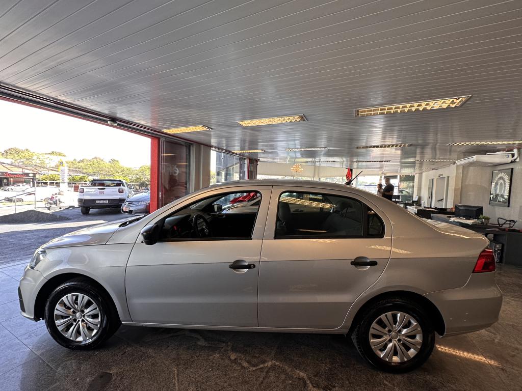 VOLKSWAGEN Voyage - Foto