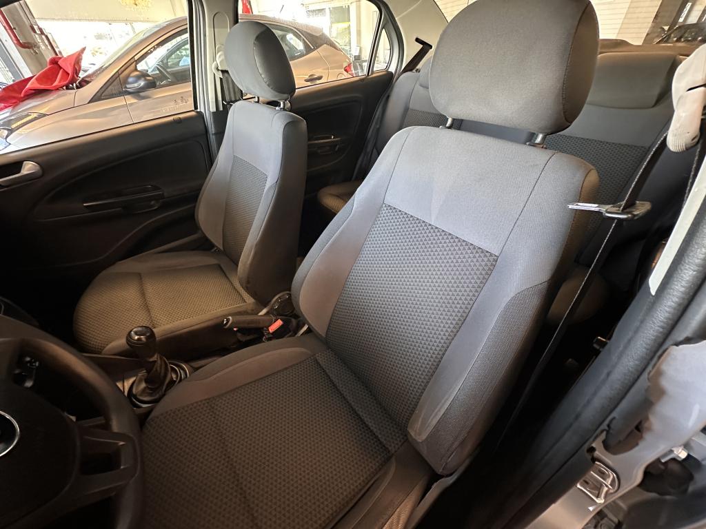 VOLKSWAGEN Voyage - Foto