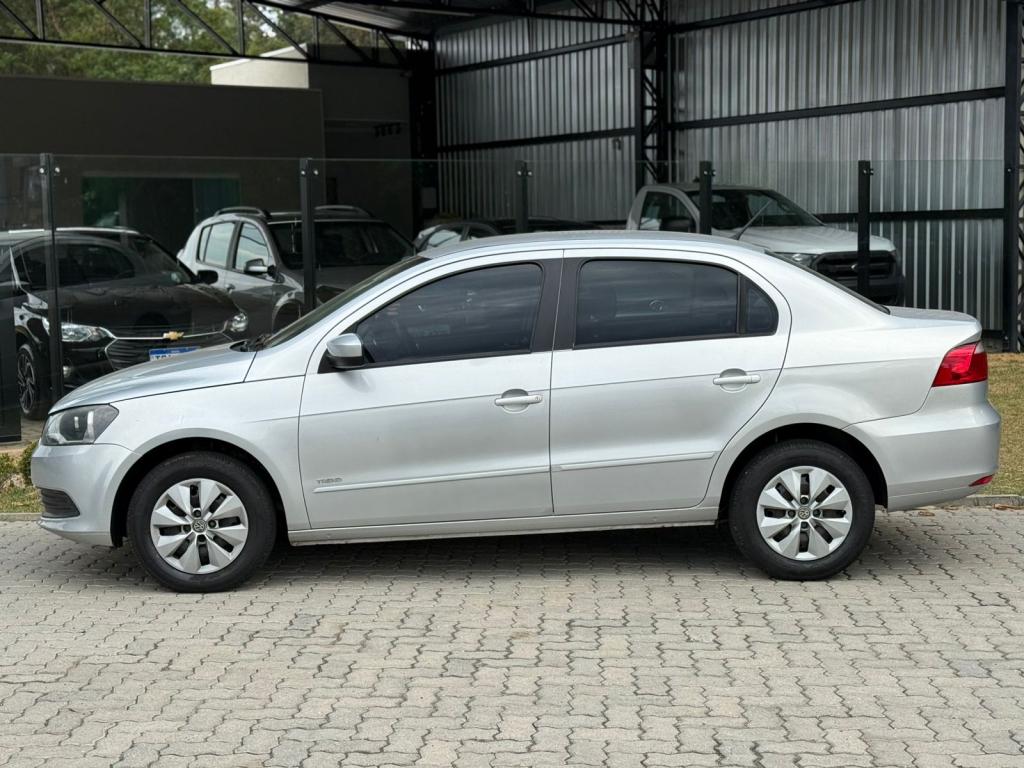 VOLKSWAGEN Voyage - Foto