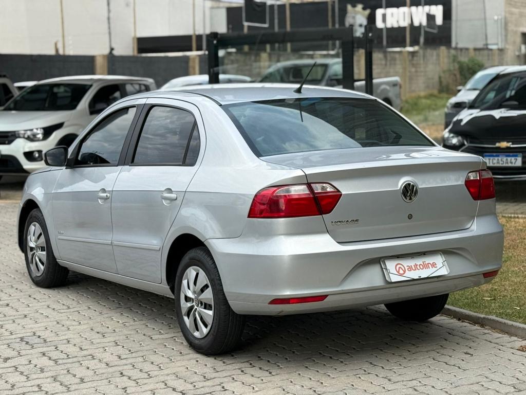 VOLKSWAGEN Voyage - Foto