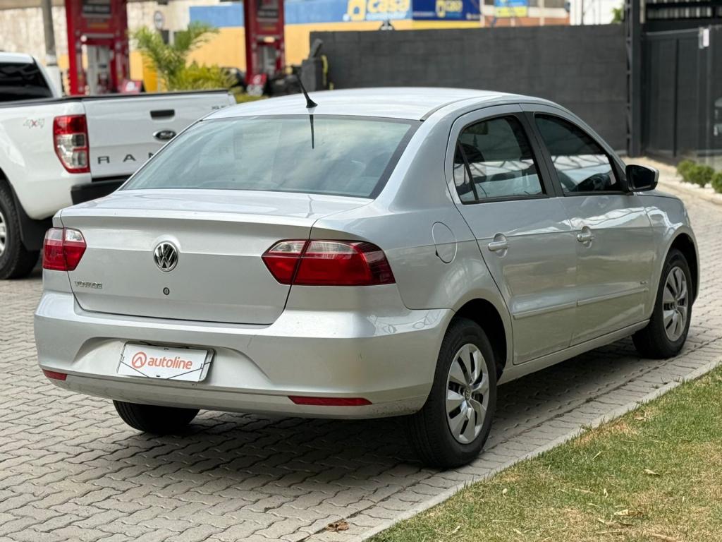 VOLKSWAGEN Voyage - Foto