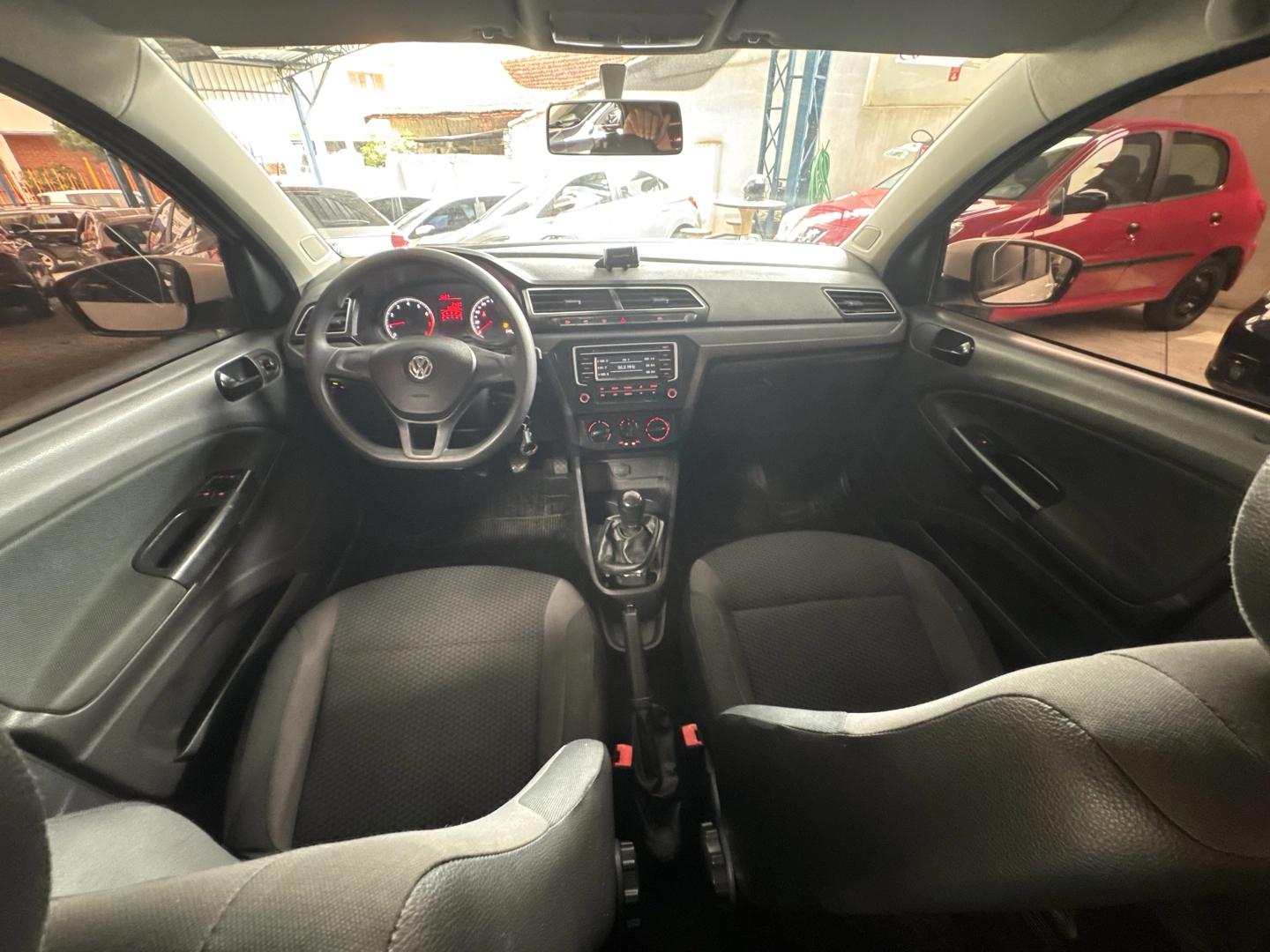 VOLKSWAGEN Voyage - Foto