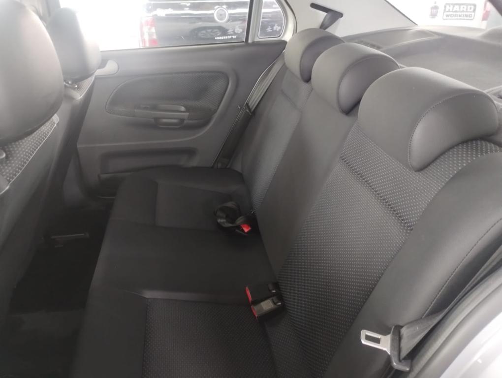 VOLKSWAGEN Voyage - Foto